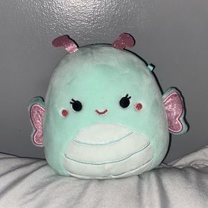 Reina squishmallow